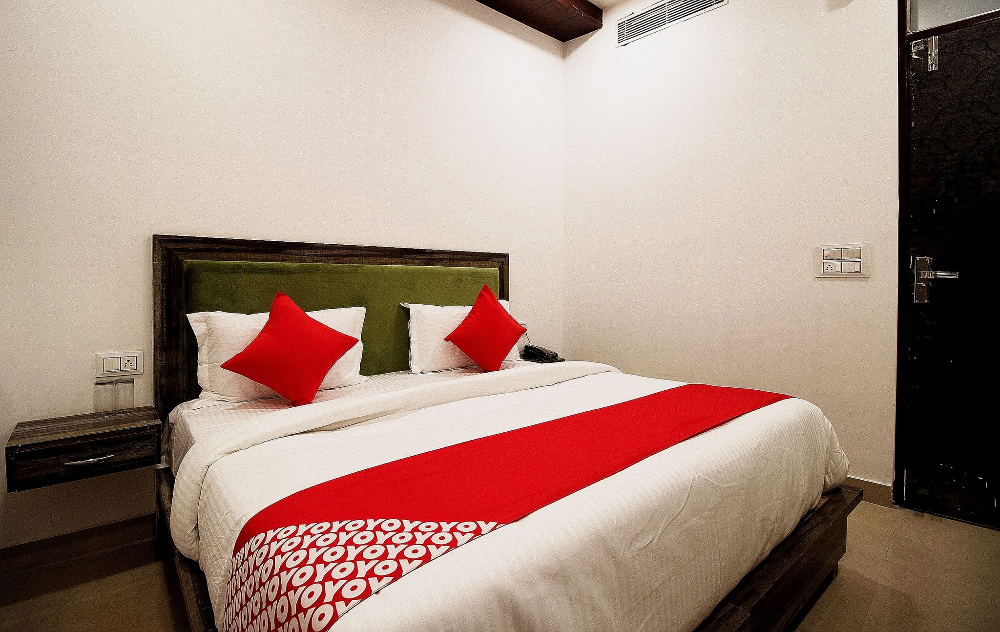 undefined OYO 44094 Grand Inn 7