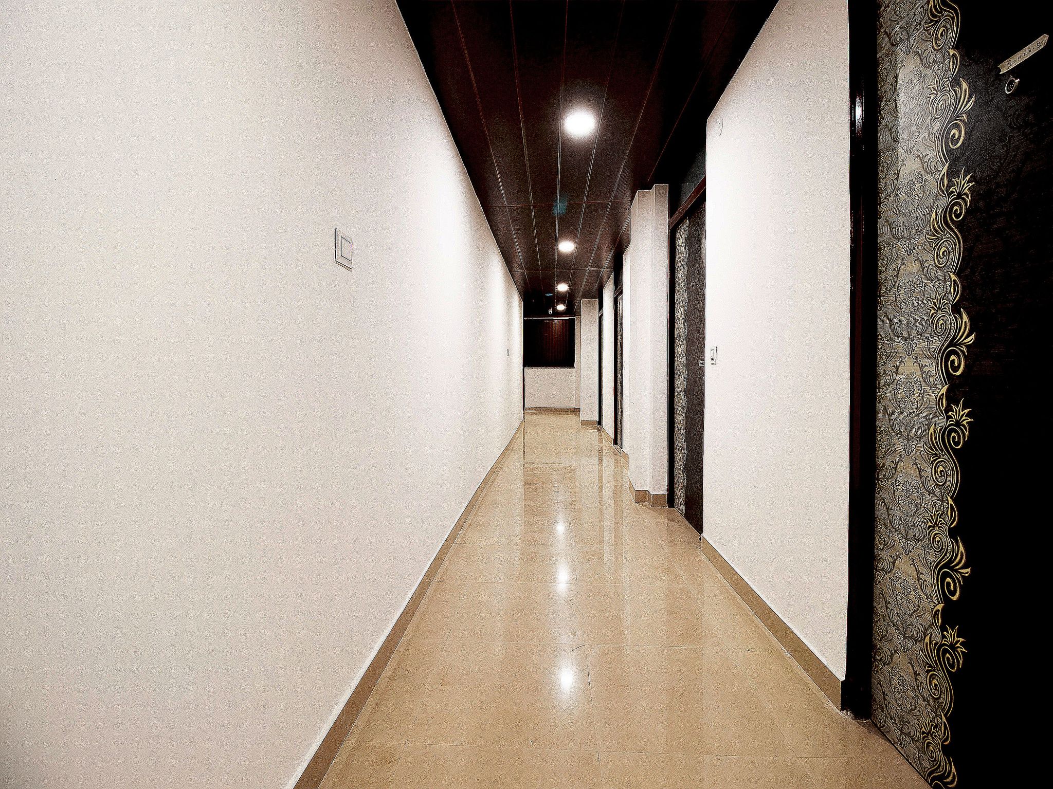 undefined OYO 44094 Grand Inn 2