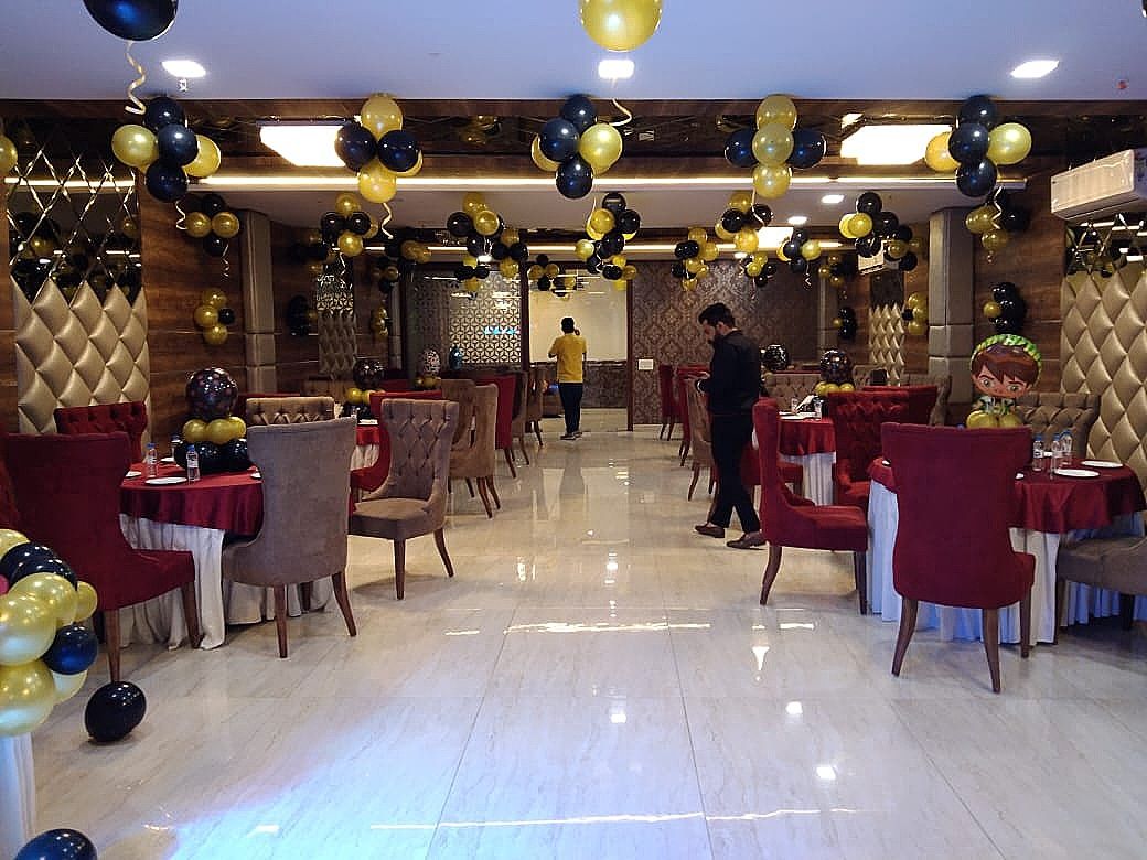 Food & Dining