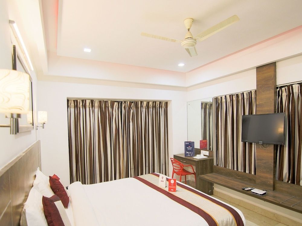 undefined OYO 9647 Hotel MVV Bhavan 8