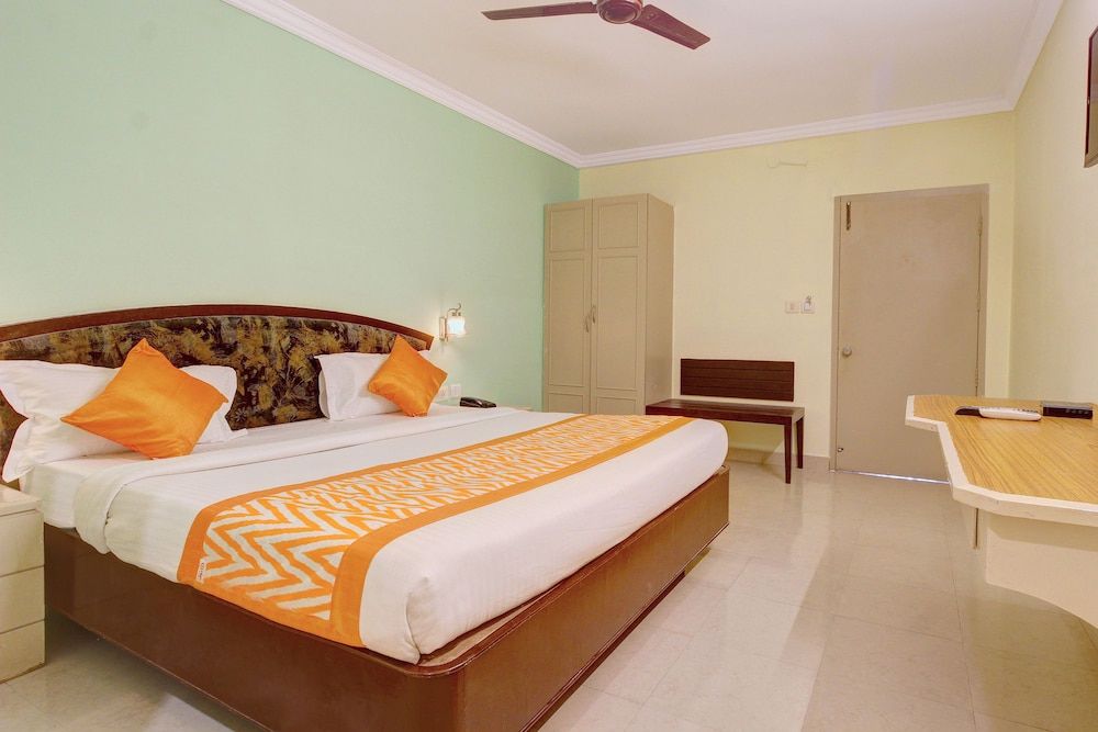 OYO 10596 Hotel Indu Double or Twin Room 9