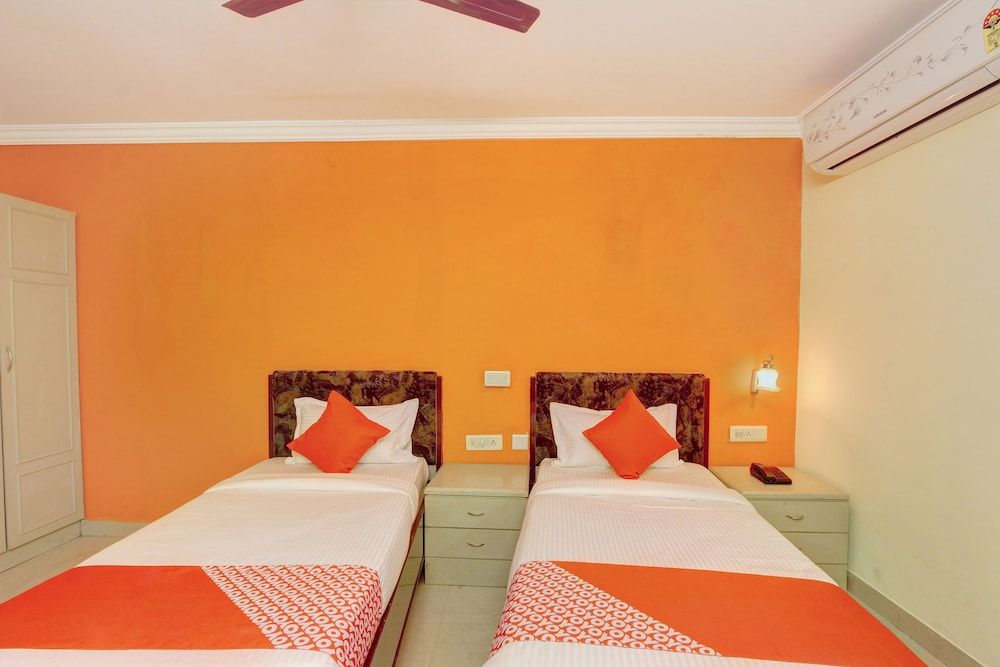 OYO 10596 Hotel Indu Double or Twin Room 2
