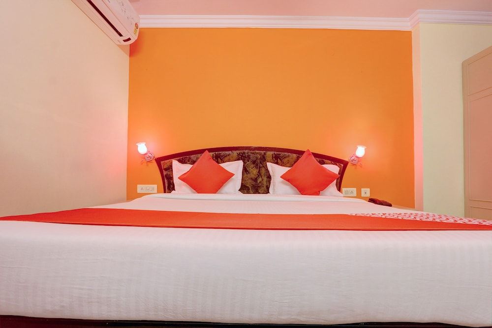 OYO 10596 Hotel Indu Double or Twin Room