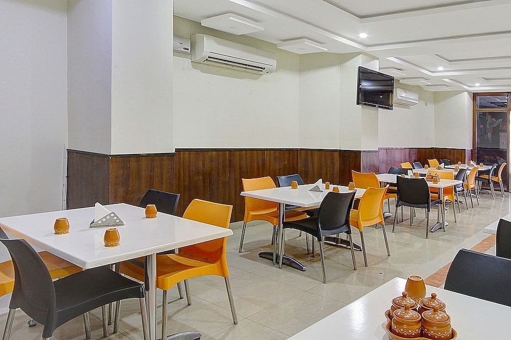 undefined OYO 10596 Hotel Indu 5