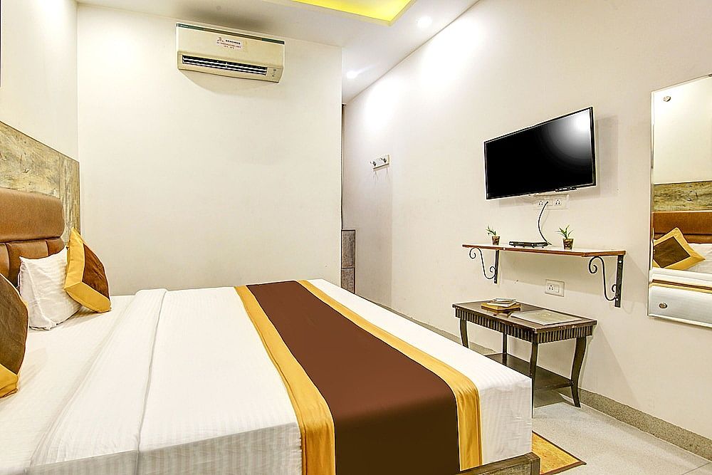 Gracious by Vishesh Hotels & Home Stay Standard Room 13