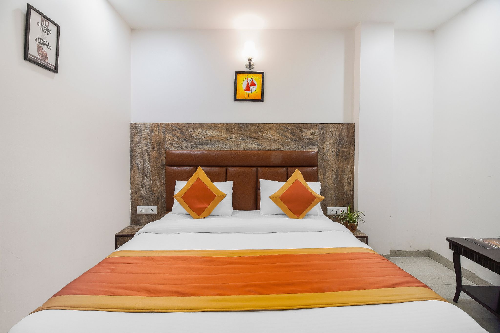 Gracious by Vishesh Hotels & Home Stay Mixed Dormitory Room 22