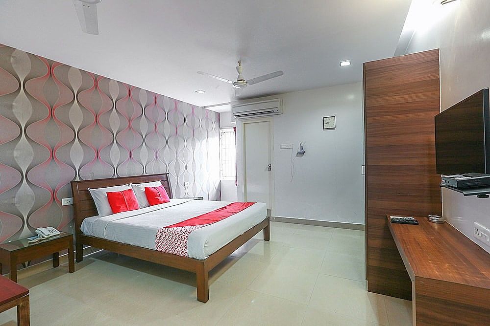 undefined OYO 454 Hotel Aravindar Residency 4