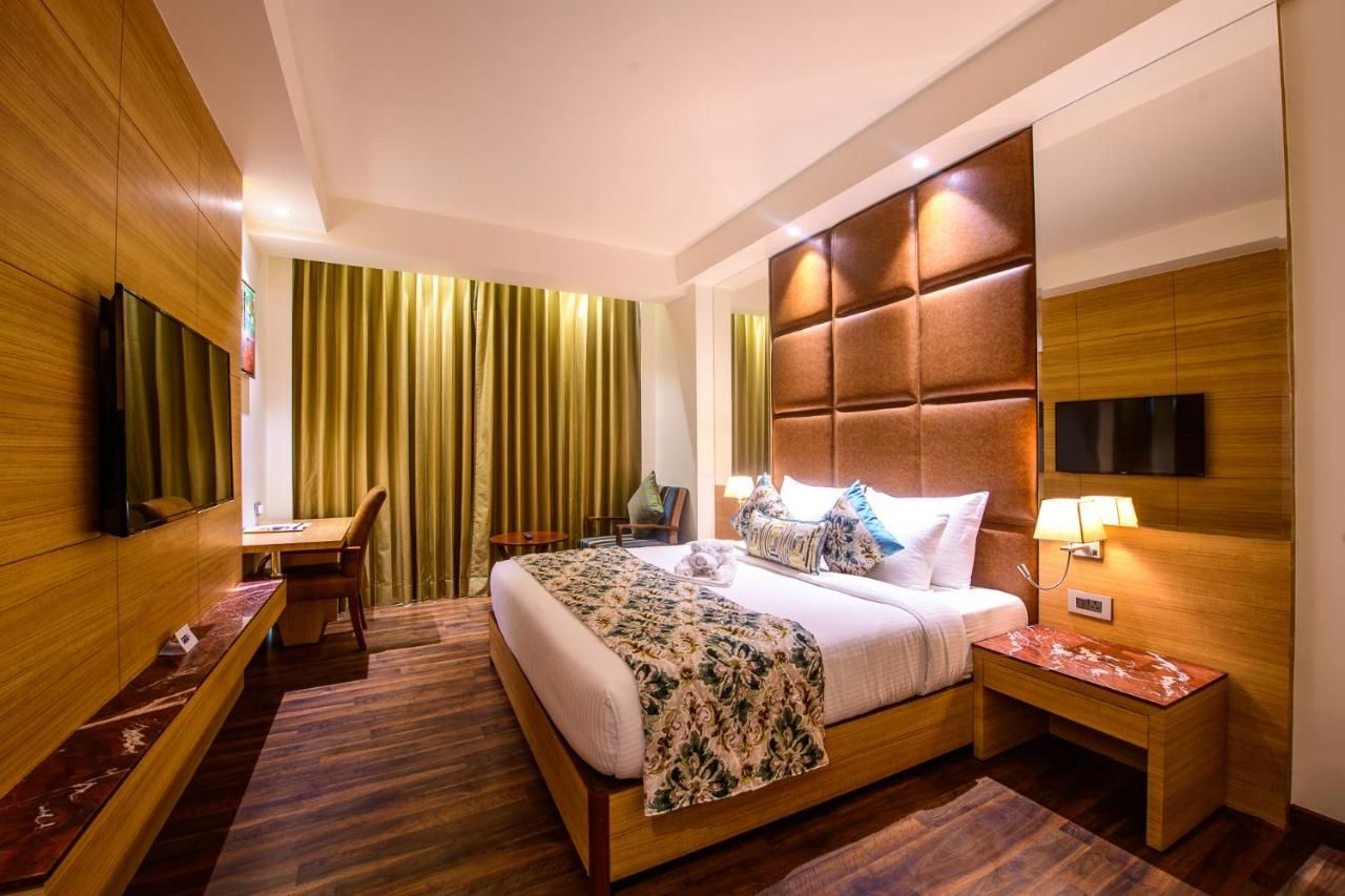 Best Western La Vista Pathankot 1 King Bed, Non-Smoking, Deluxe Room, Wi-Fi, Coffee Maker, Safe, Mini Bar, Full Breakfast