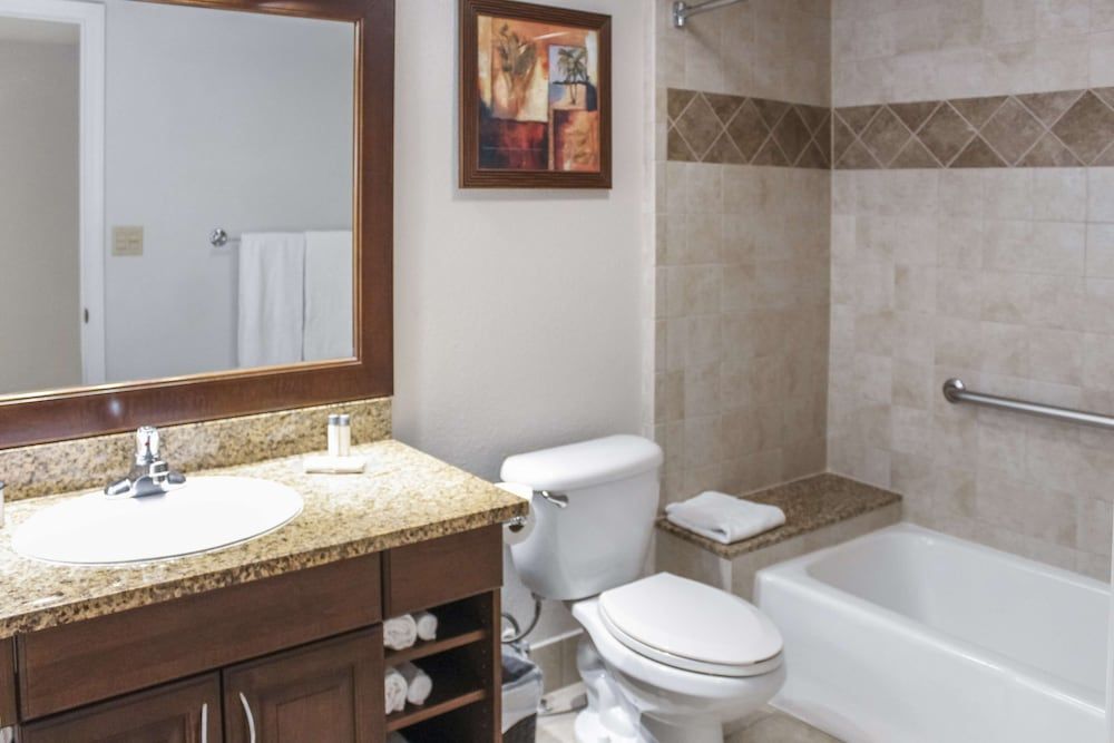 Hilton Vacation Club Polynesian Isles Kissimmee 2 Bedroom 1 King and 2 Twin Suite 11