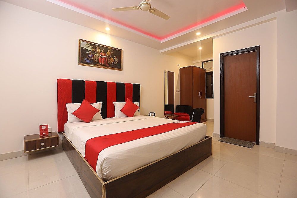 undefined OYO 43923 Surbhi Residency