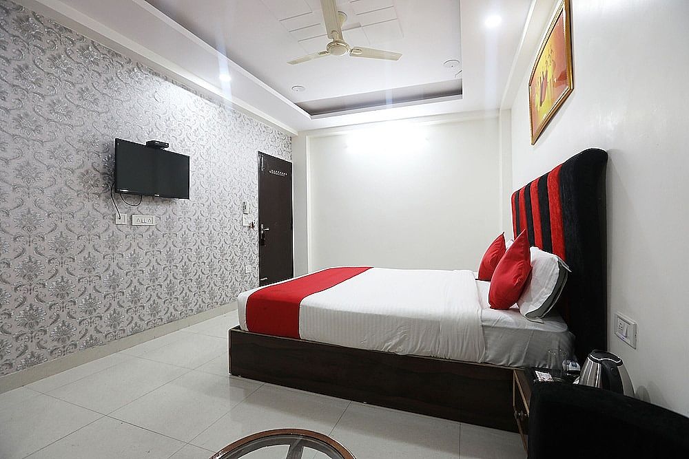 undefined OYO 43923 Surbhi Residency 10