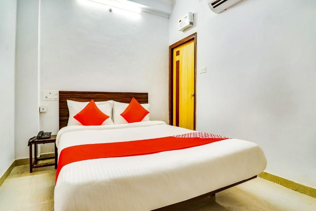 Hotel O The Velvet Chinhat Tiraha Classic Room 2