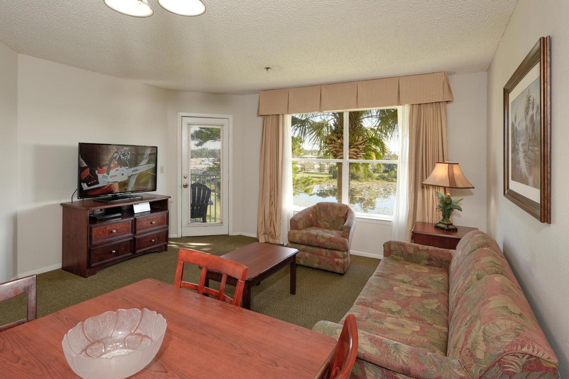 Deluxe One-Bedroom Family Suite