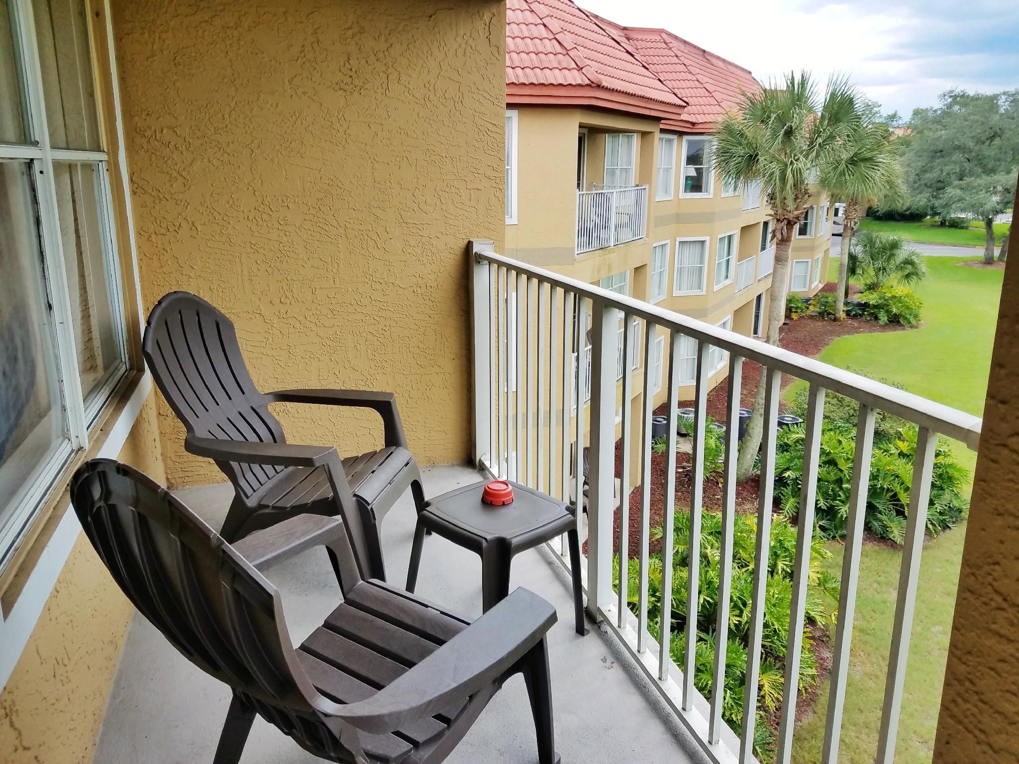 Deluxe One-Bedroom Family Suite