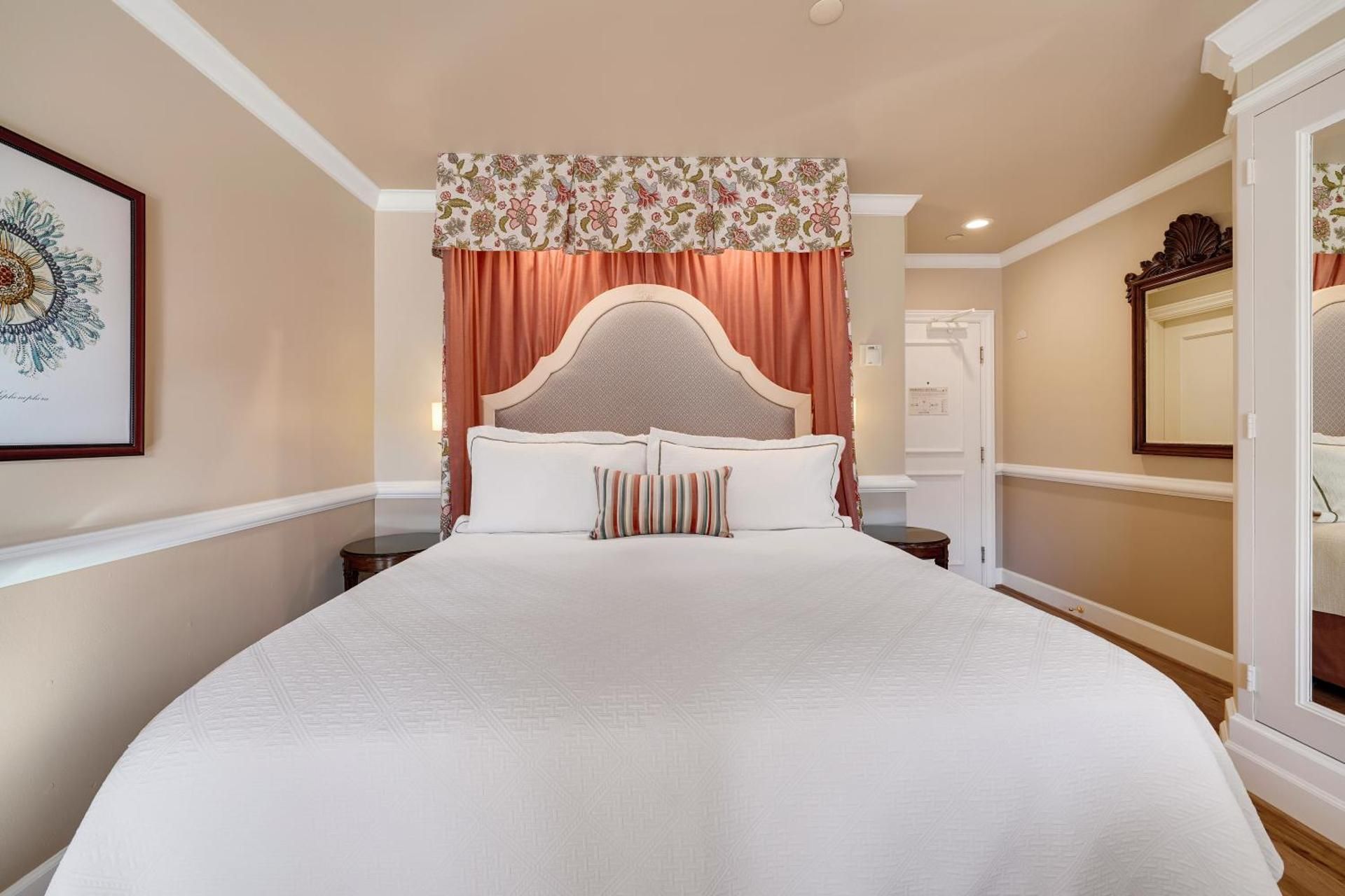 undefined Spindrift Inn 4