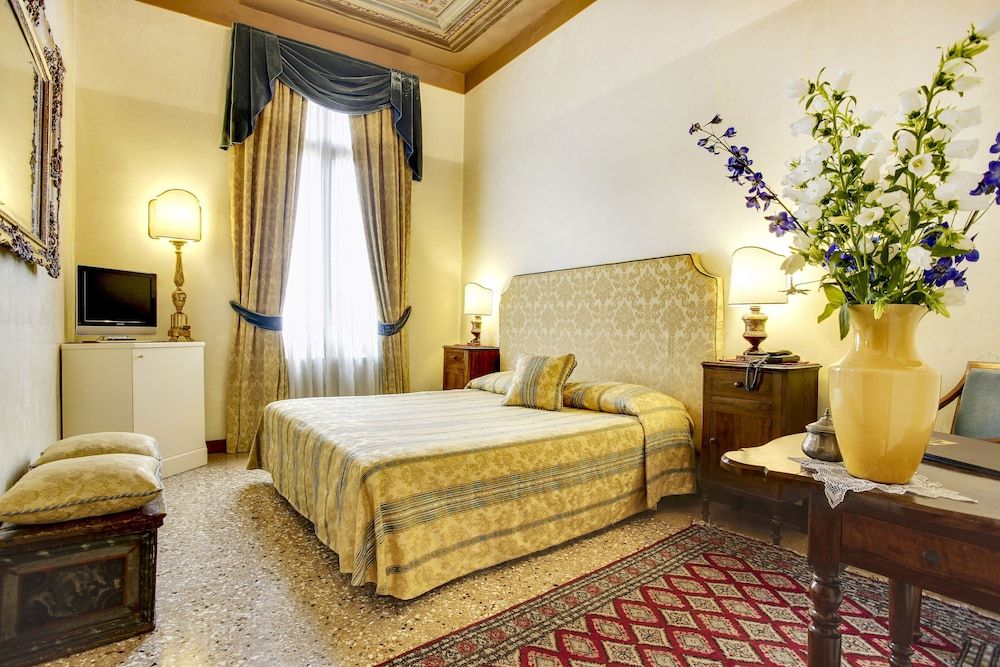 undefined Palazzo Schiavoni Residenza d’Epoca 2