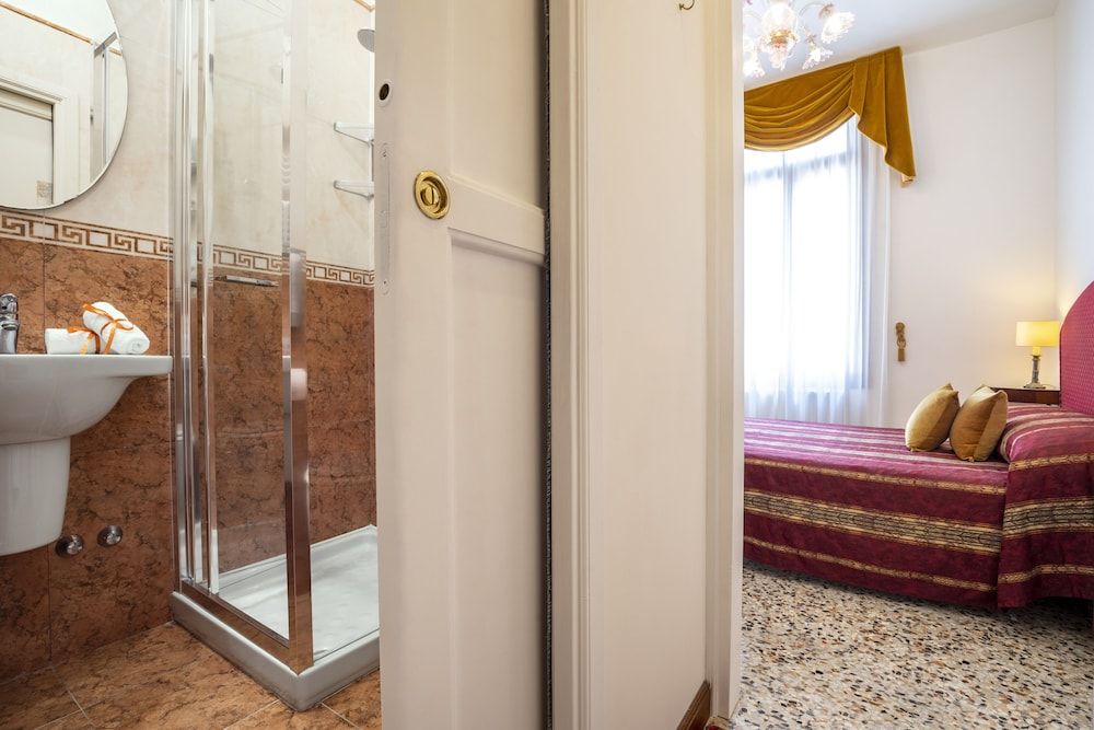 Palazzo Schiavoni Residenza d’Epoca Economy Double Room 6