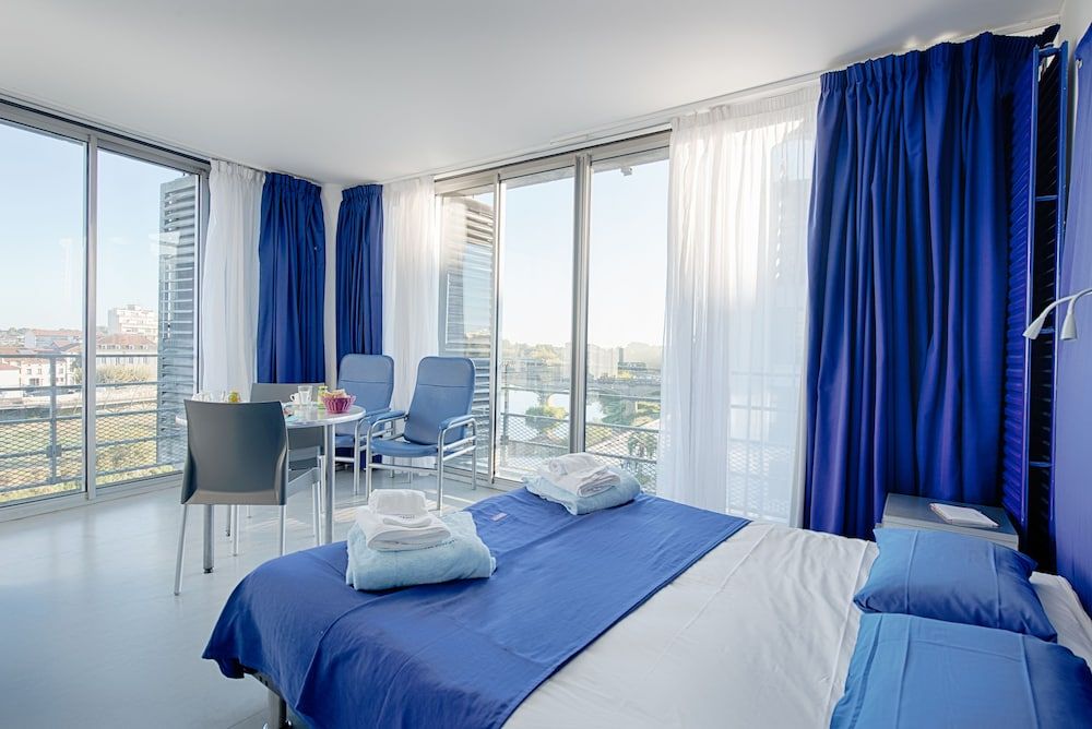 Les Thermes Superior Studio