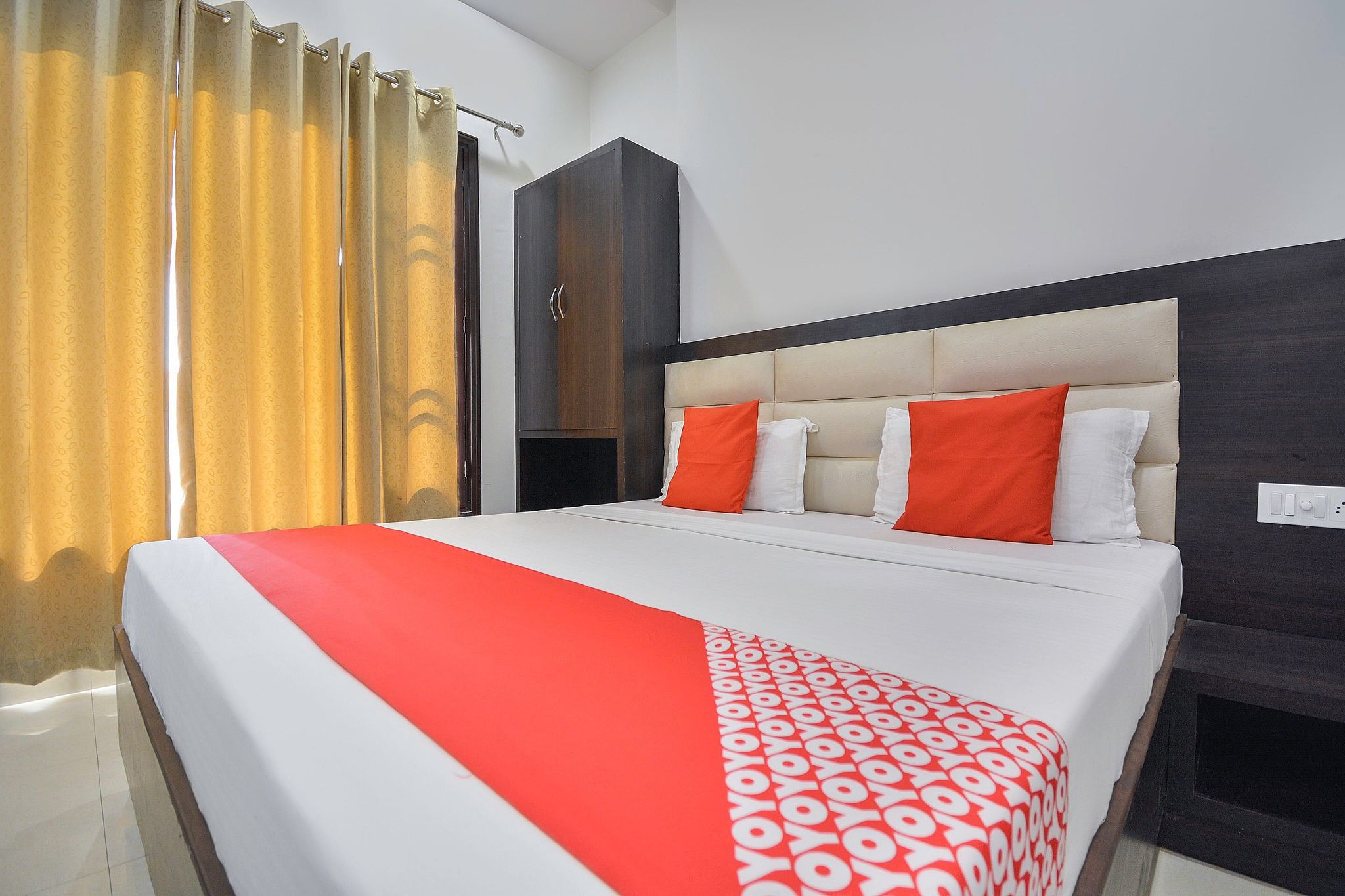 Hotel O  A K Regency Deluxe Room 2