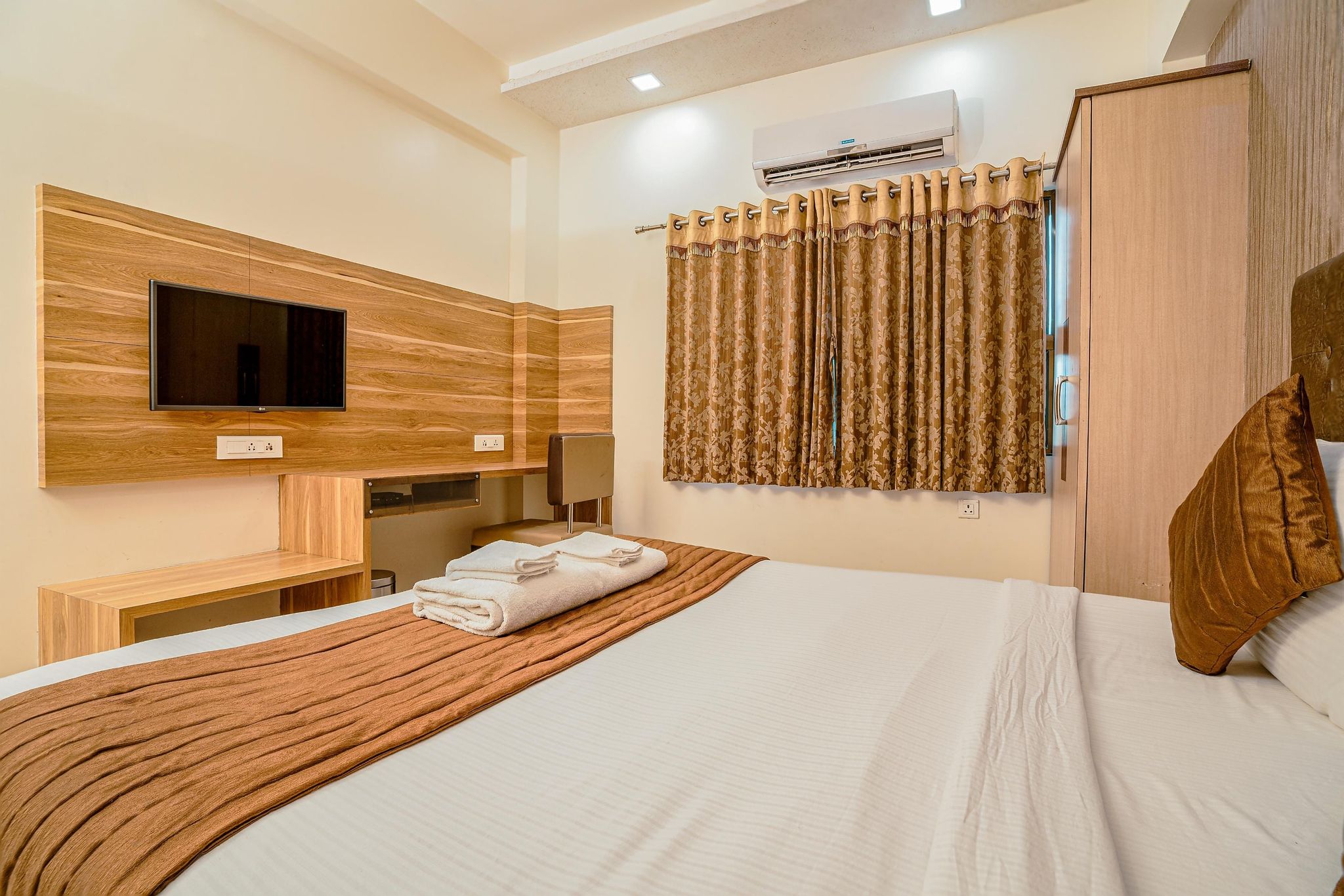 The Dwarika Hotel Deluxe Double Room 2