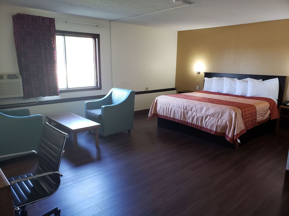 Suite, 1 King Bed, Non Smoking