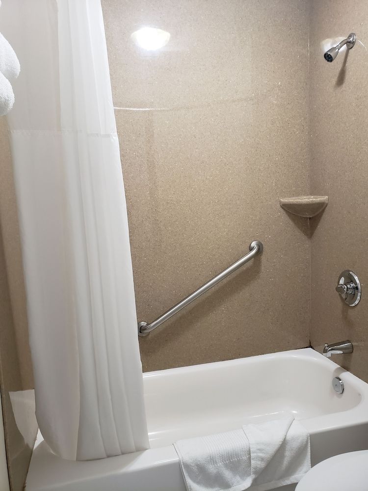 Americas Best Value Inn & Suites Harrisonville Room, 1 Queen Bed, Non Smoking 11