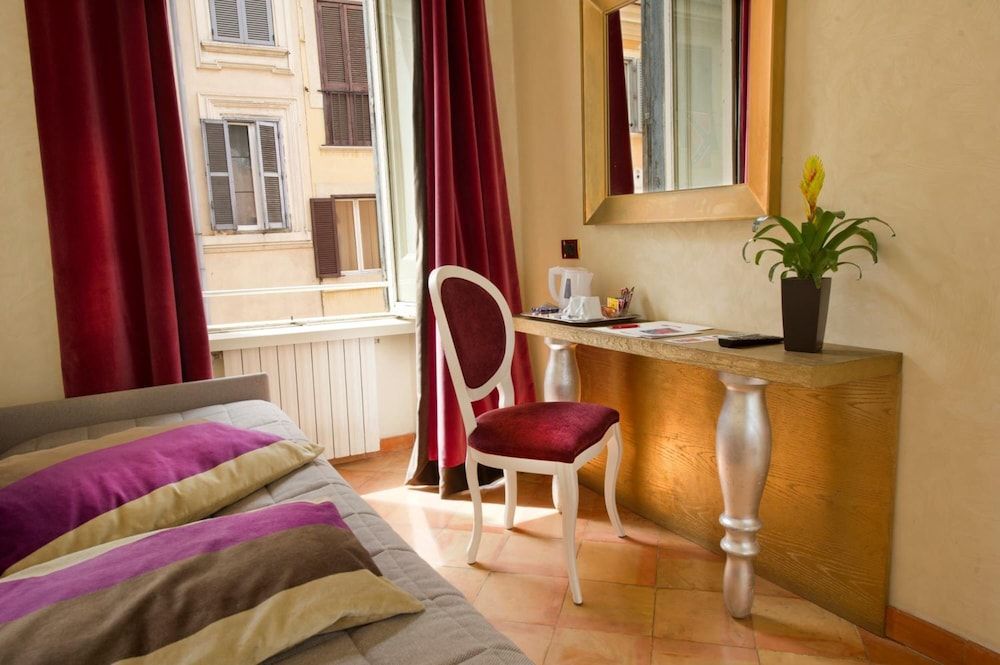 Residenza Frattina Double Room 10