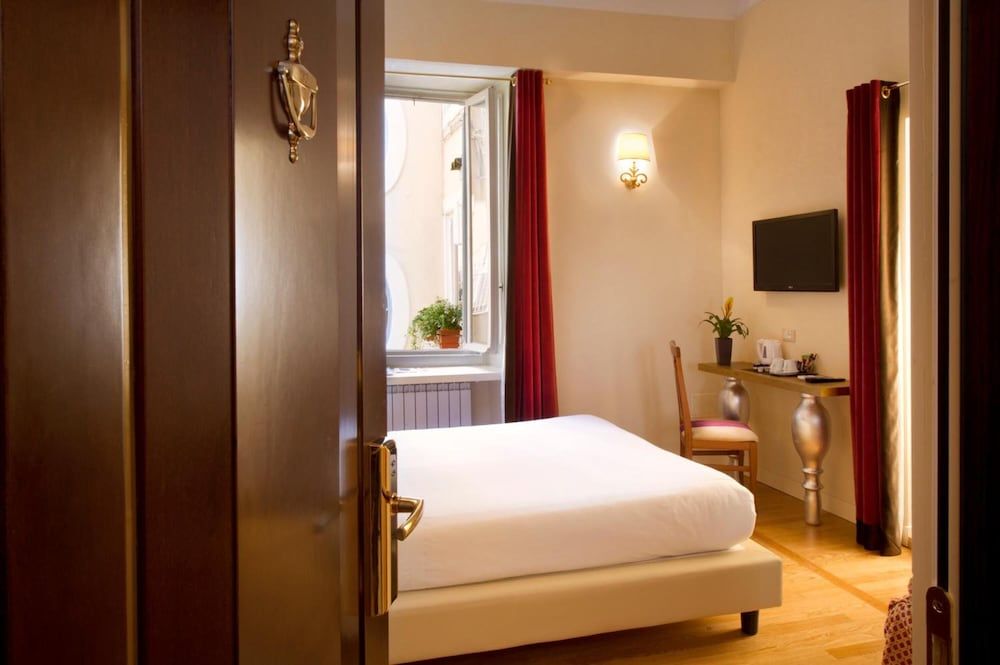 Residenza Frattina Double Room 4
