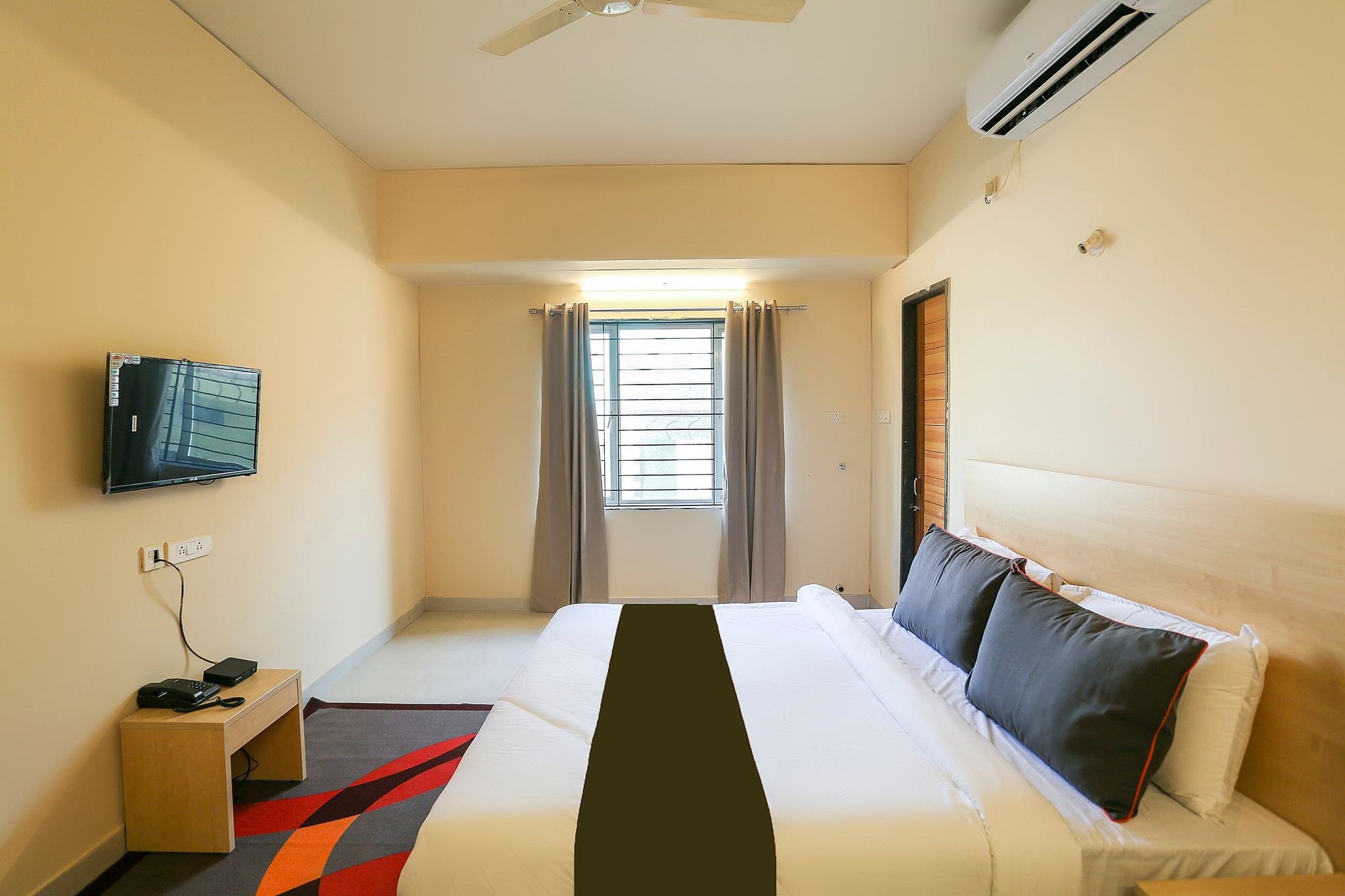 Collection O Patra Inn Classic