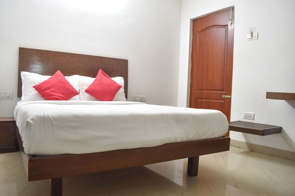 ULO Peach Tree ECR Deluxe Double Room 15