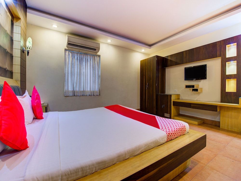 OYO 1809 Salt Lake Double or Twin Room 4