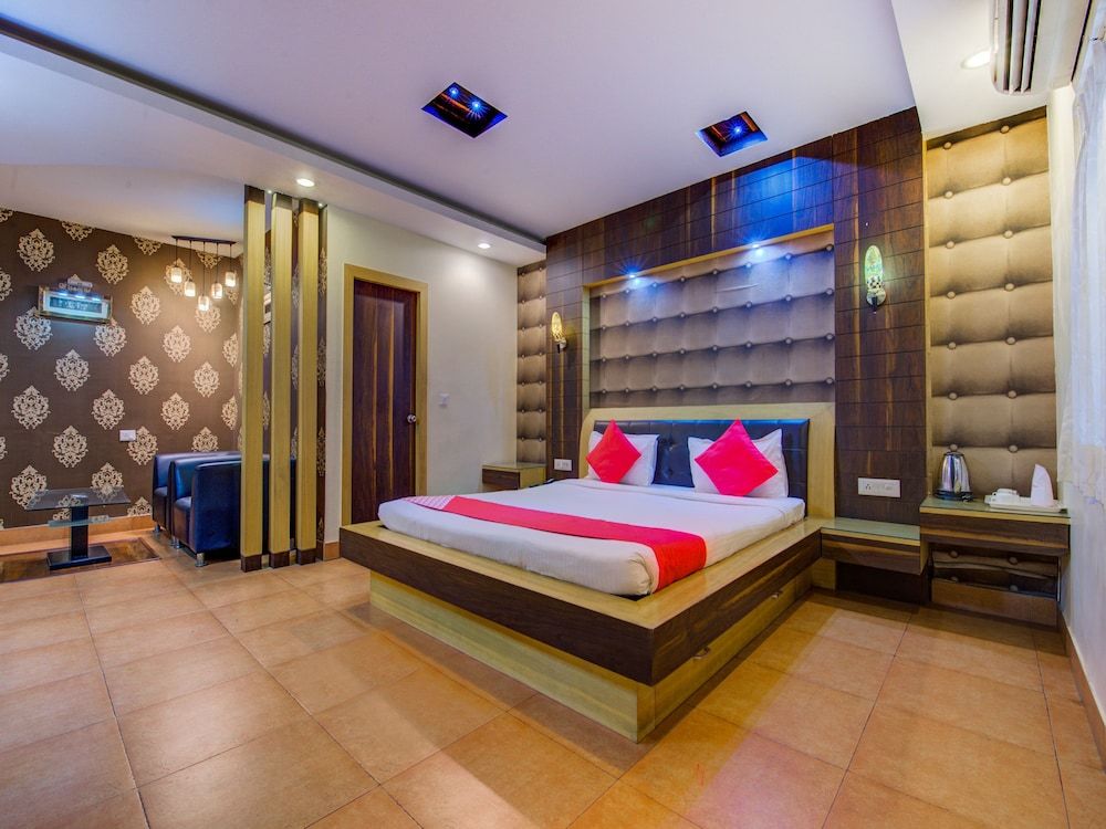 OYO 1809 Salt Lake Double or Twin Room 2