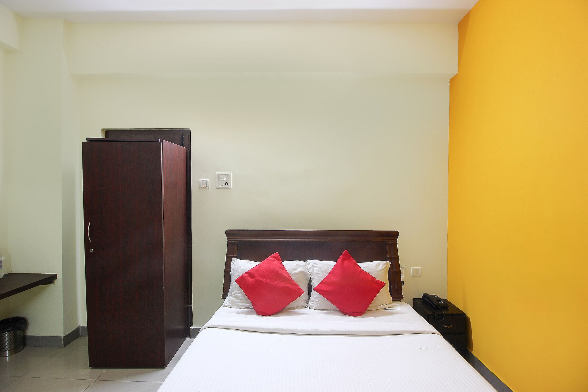 Super Collection O Begumpet Formerly Alpine Glow Sunrise Classic Room 2