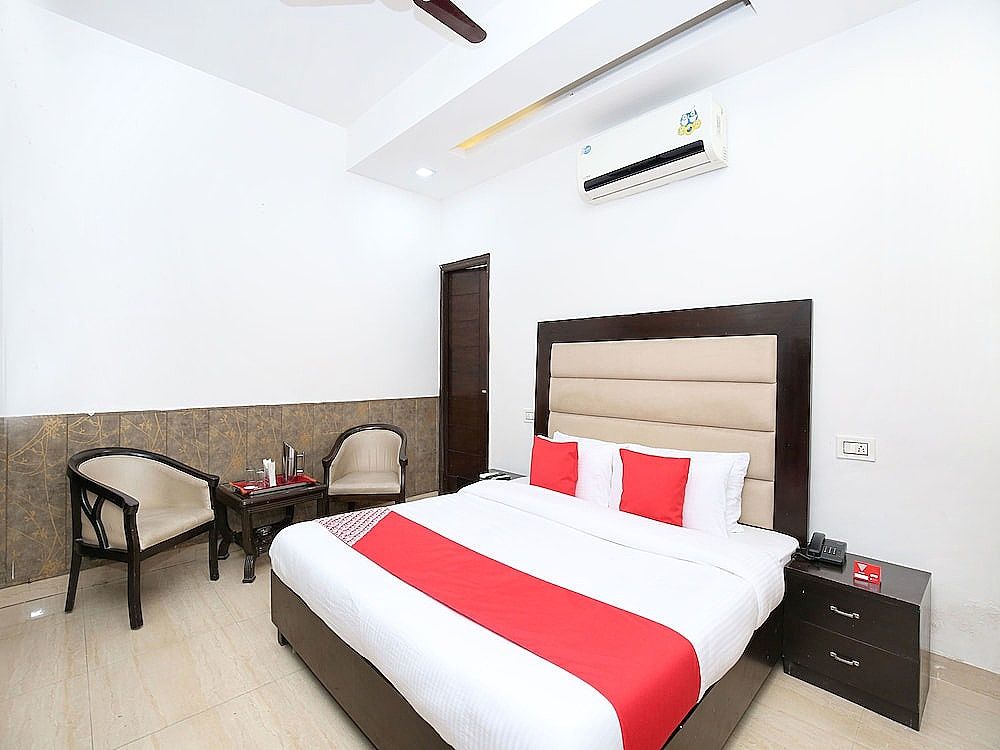 OYO 1355 Hotel Dream Double or Twin Room 11