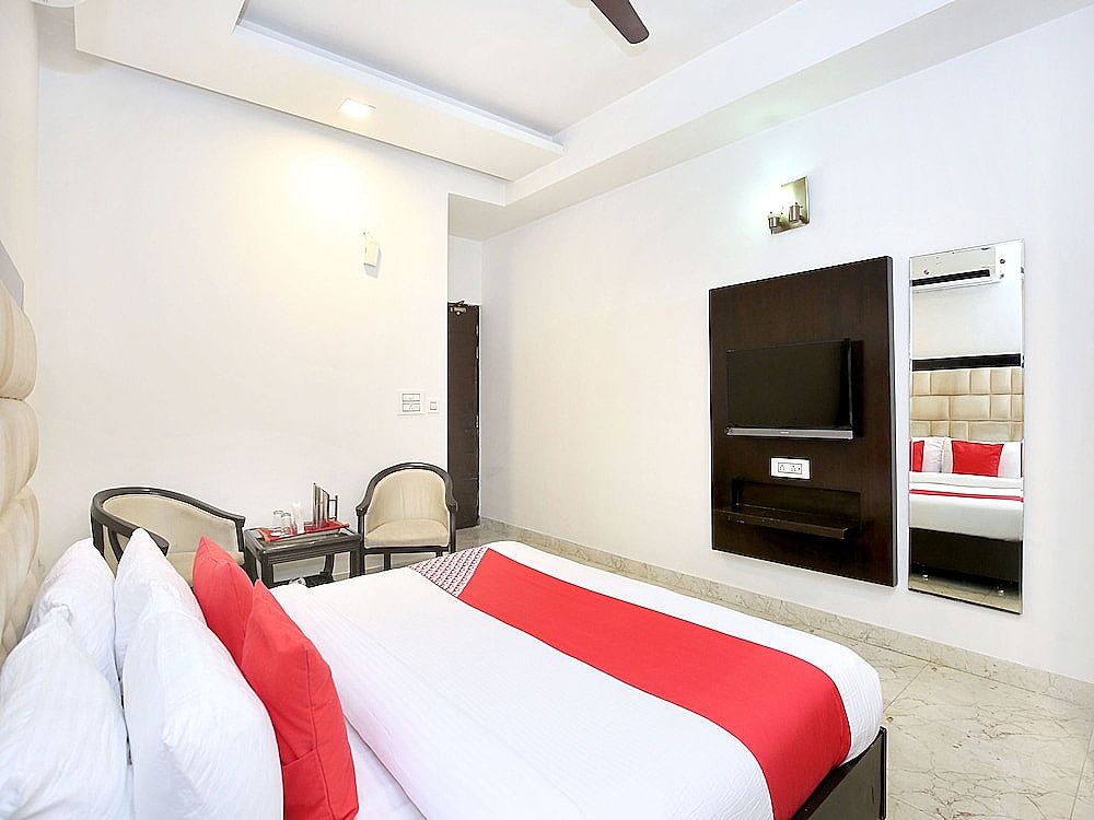 OYO 1355 Hotel Dream Double or Twin Room 7