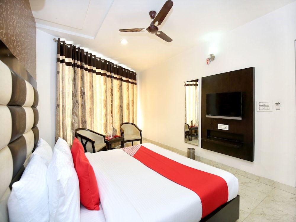 OYO 1355 Hotel Dream Double or Twin Room 14