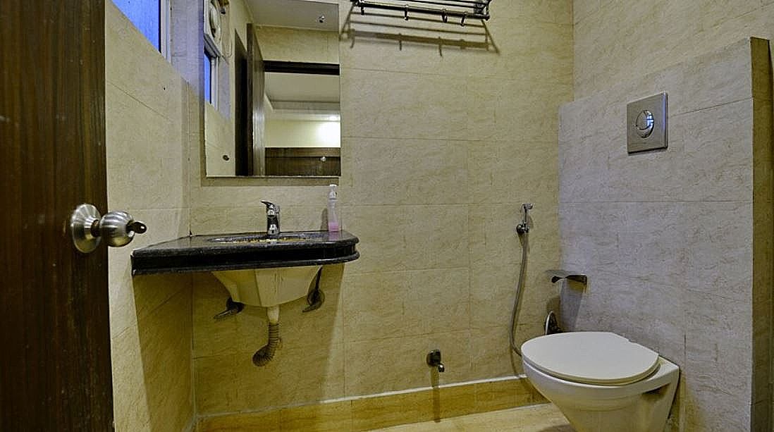 Hotel D Inn @ New Delhi Railway Station Standard Non AC Room 4