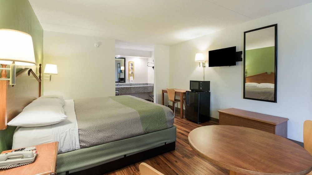 Standard Room, 1 King Bed, Non Smoking