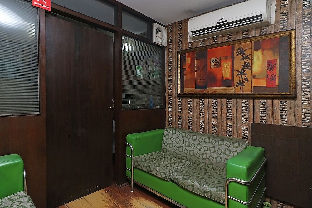 undefined OYO 2227 Hotel Chalet 5