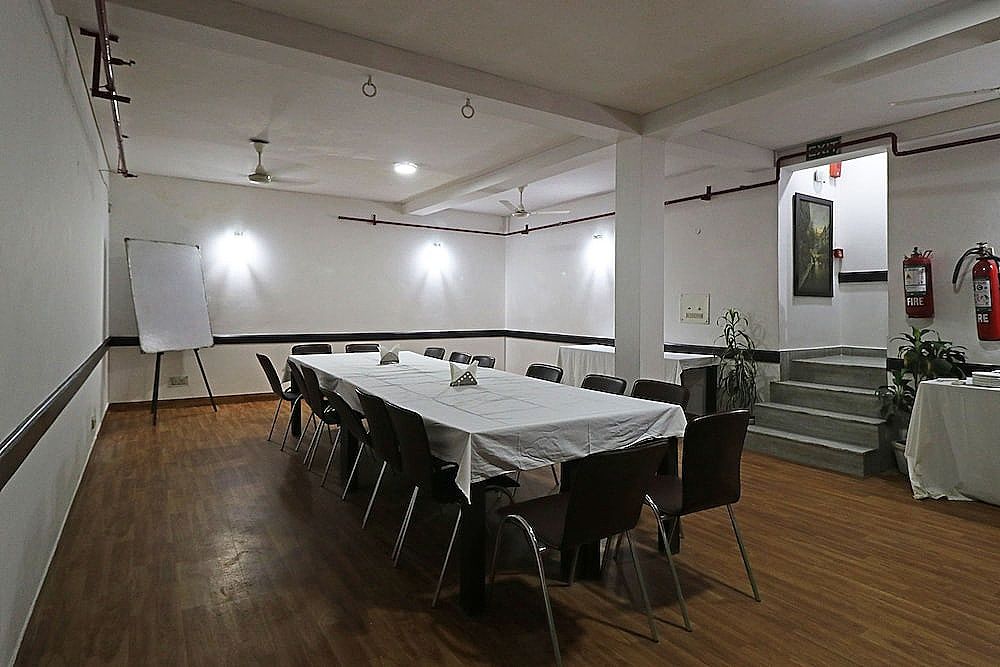 undefined OYO 2227 Hotel Chalet 8