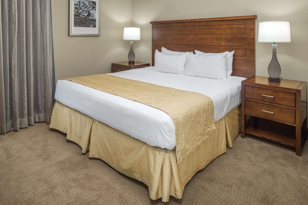 2 BEDROOM 1 KING 1 QUEEN SUITE W/ SOFABED