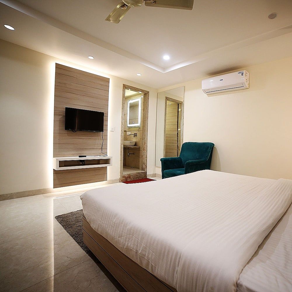 Hotel Avantika Classic Room 11