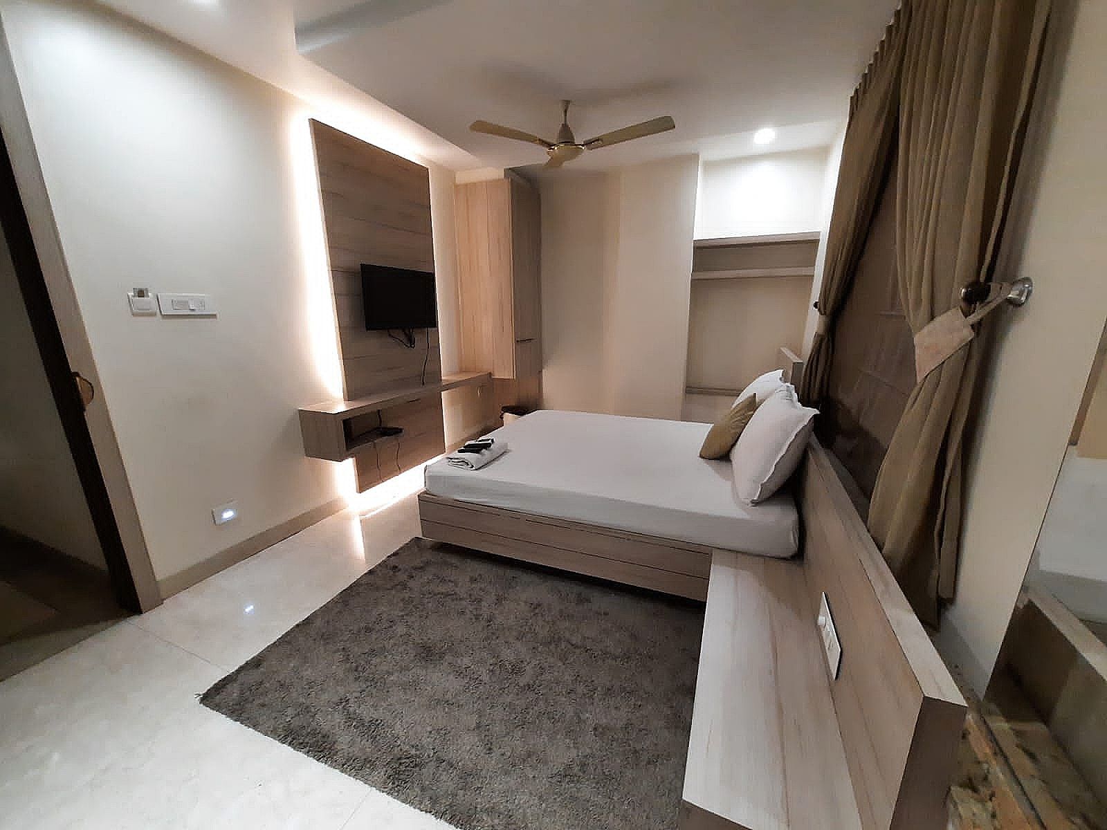 Hotel Avantika Classic Room 17