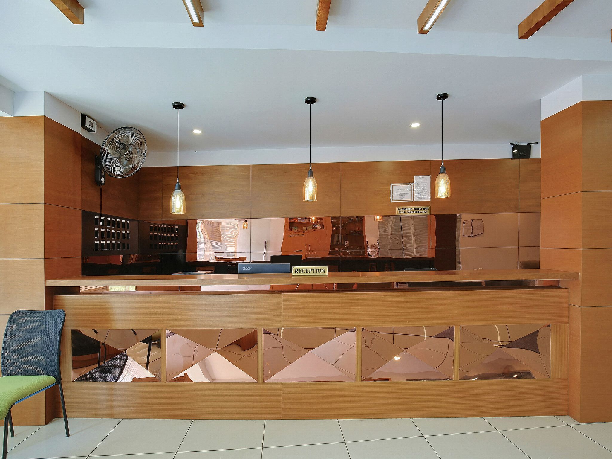 Food & Dining