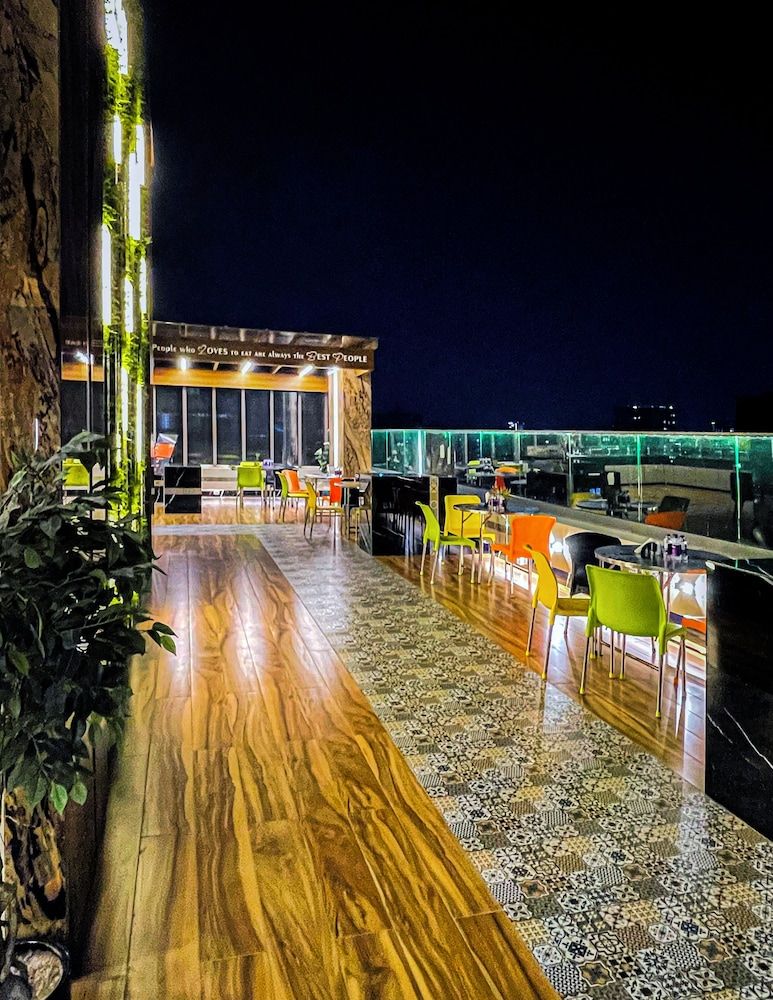 FabHotel Prime Auris