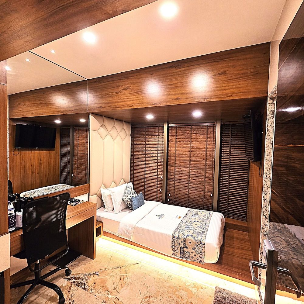 FabHotel Prime Auris
