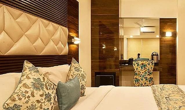 FabHotel Prime Auris