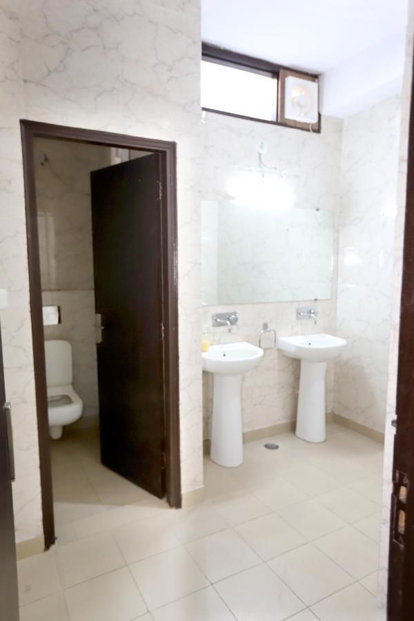 Side Image 1