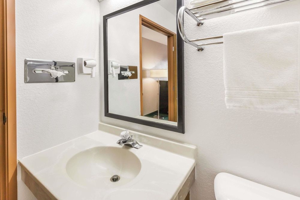 Room, 2 Queen Beds, Accessible, Non Smoking (Mobility)