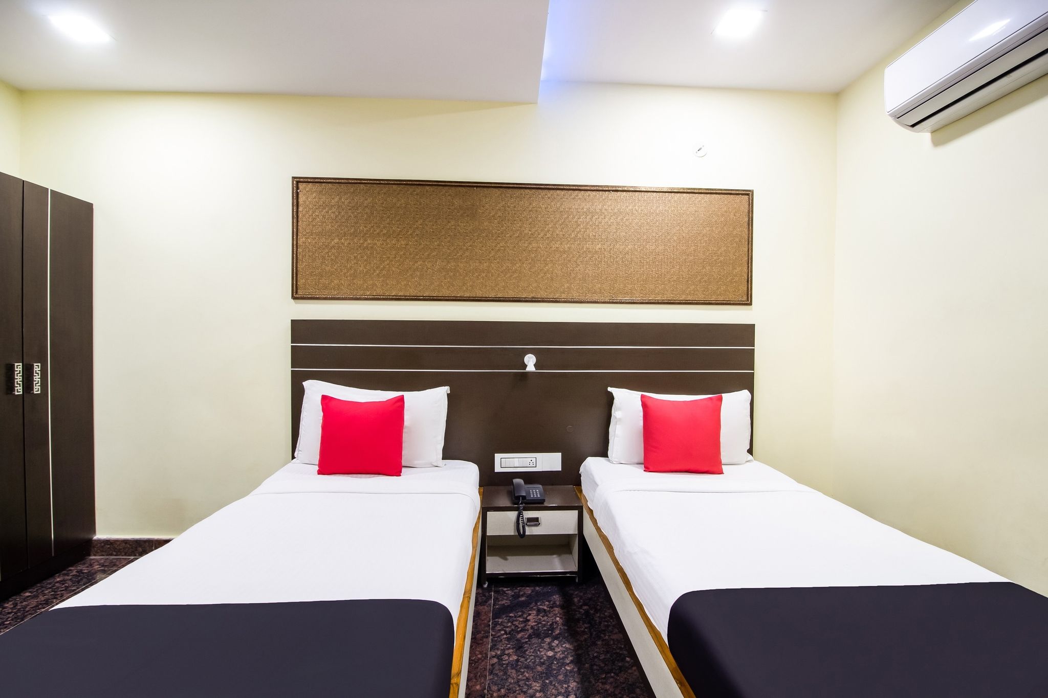 Capital O Sri Navya Grand Near Nexus Hyderabad Deluxe 9